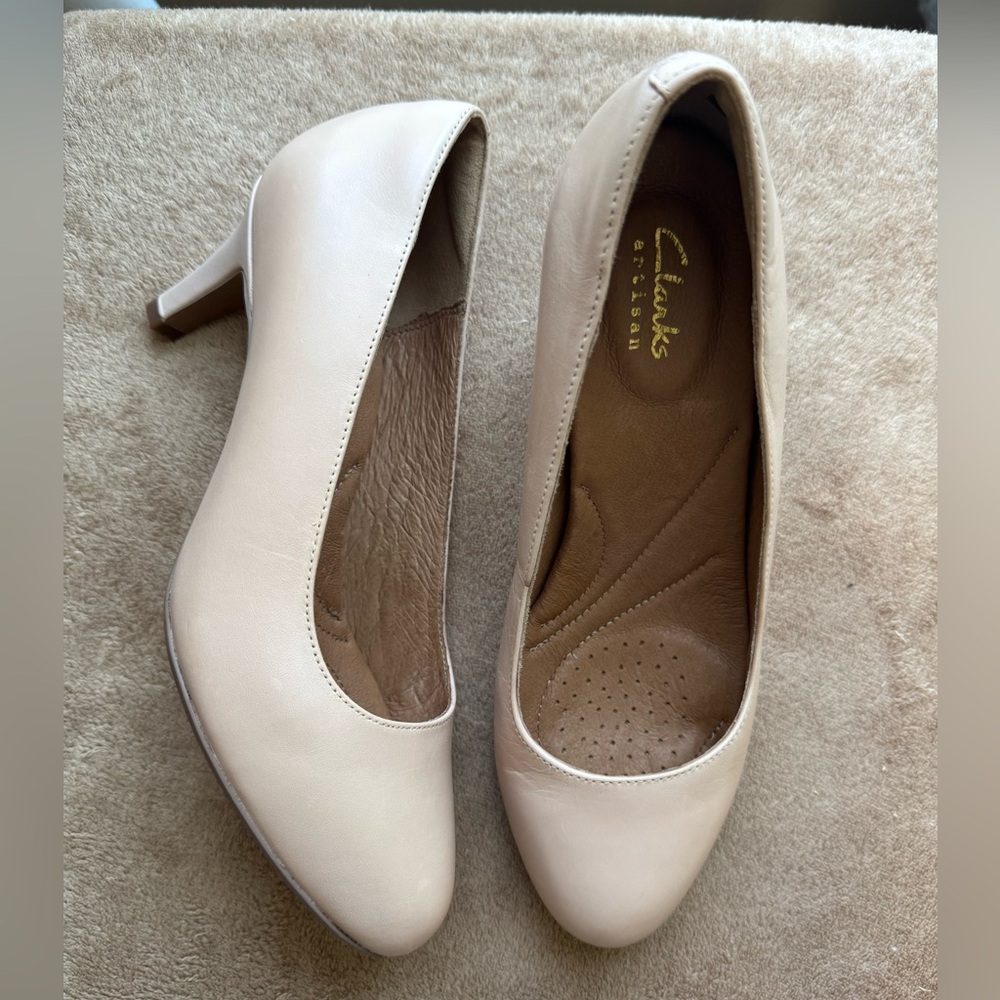 Clark’s Collection Nude Pink Heavenly Heart Heels | Size 6 Women’s